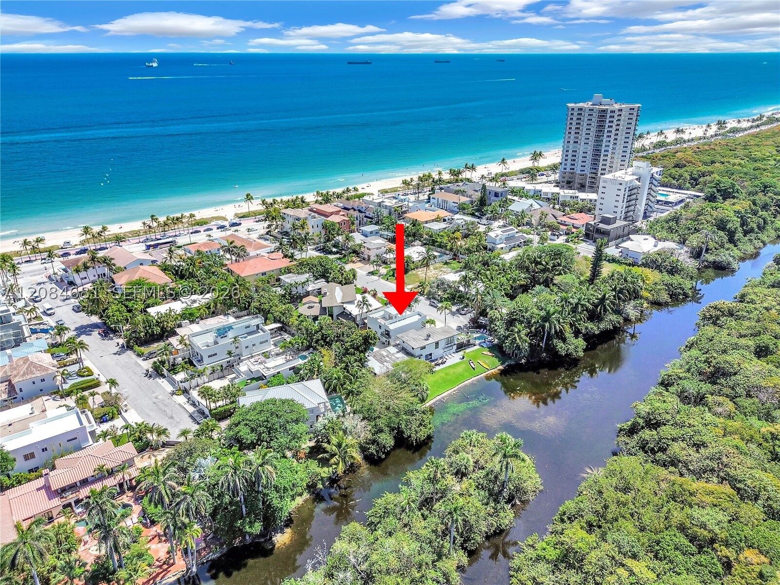 Property Photo: 3305 NE 15th St FL 33304