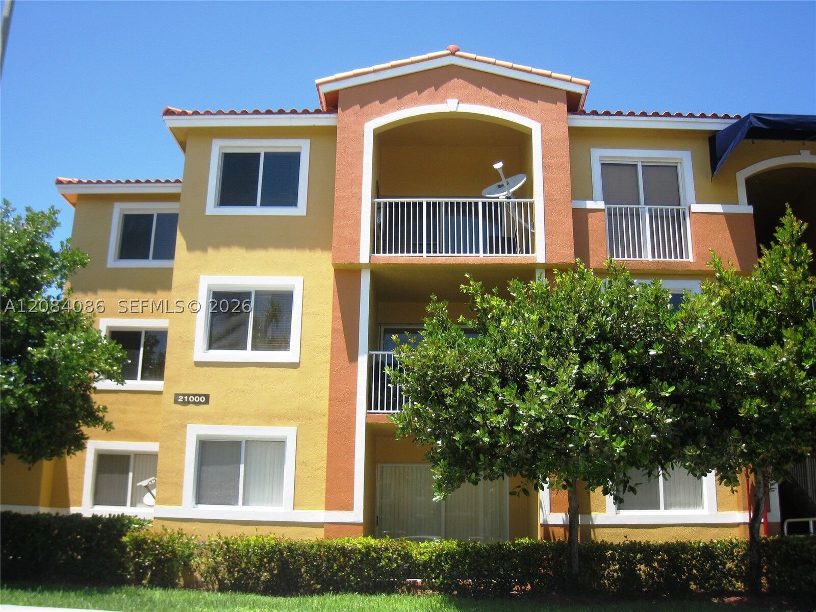 Property Photo: 21000 SW 87th Ave 101 FL 33189