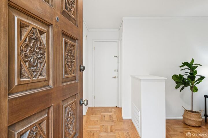 Property Photo: 109 Dalewood Way CA 94127