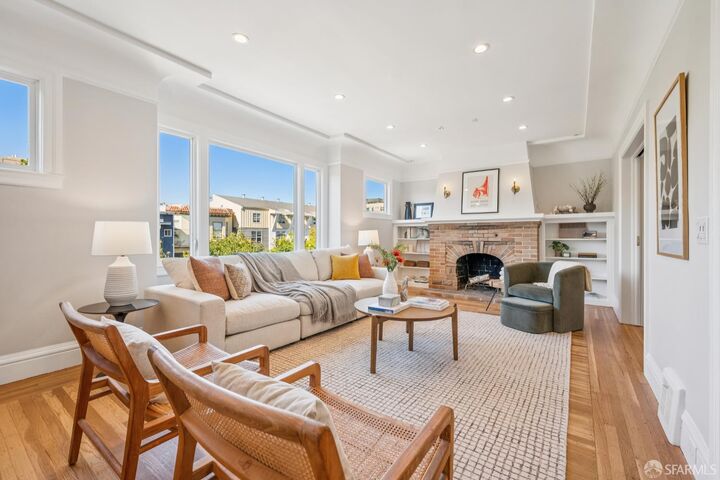 Property Photo:  3355 Cesar Chavez Street  CA 94110 