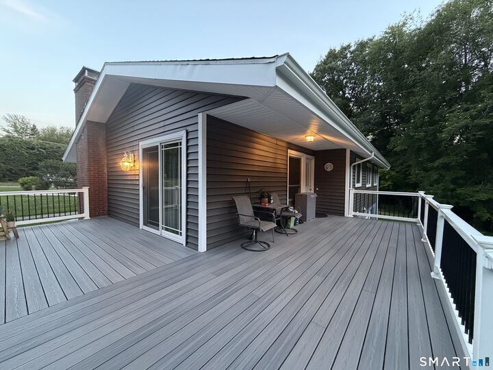 Property Photo:  8 Iroquois Trail  CT 06043 