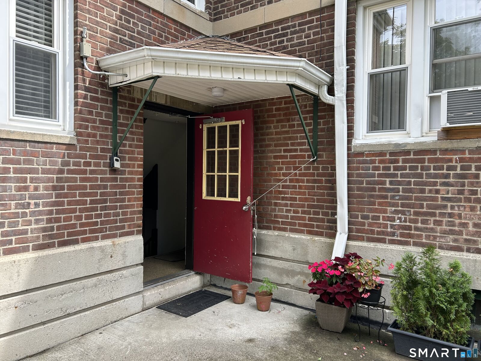 Property Photo: 335 North Bishop Avenue 12 CT 06610