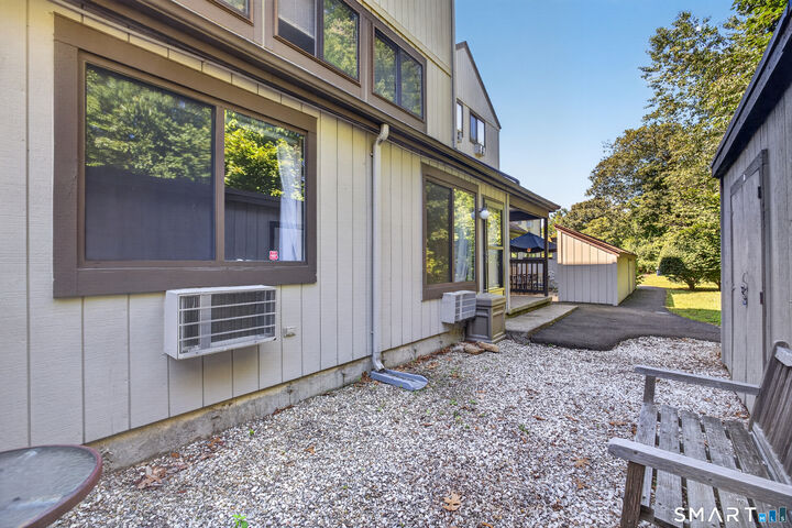 Property Photo:  10 Pineview Drive D  CT 06405 