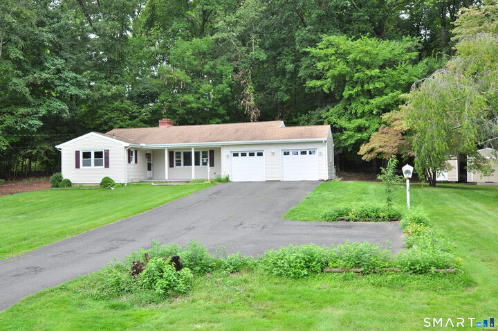 Property Photo:  84 Holcomb Street  CT 06026 