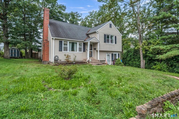 Property Photo:  152 Bay Avenue  CT 06053 