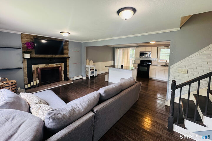 Property Photo: 152 Bay Avenue CT 06053