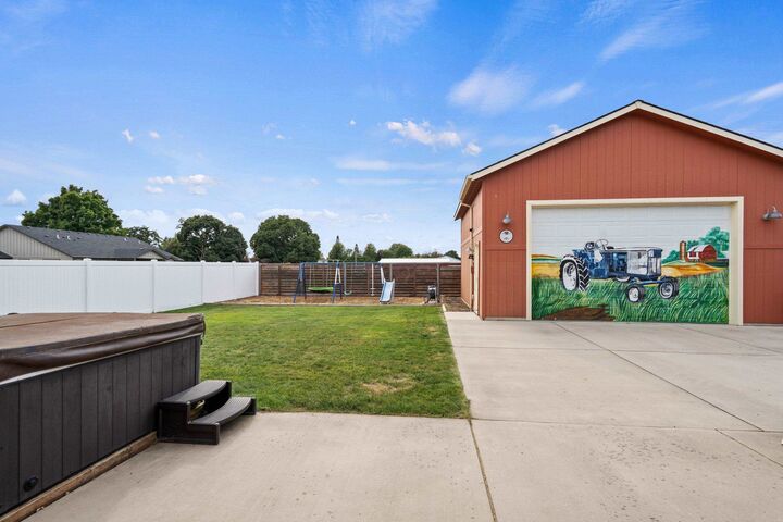 Property Photo:  18212 E Riverway Ave  WA 99016 