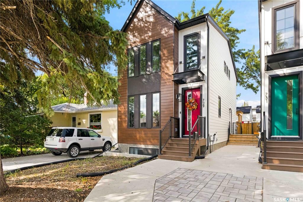 Property Photo: 729 1st Street E SK S7H 1S9