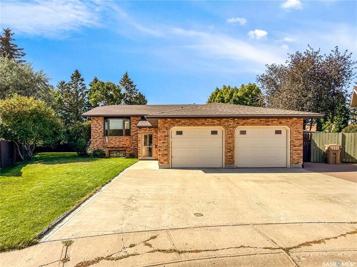 Property Photo: 2726 Poplar Place E SK S4V 1X8