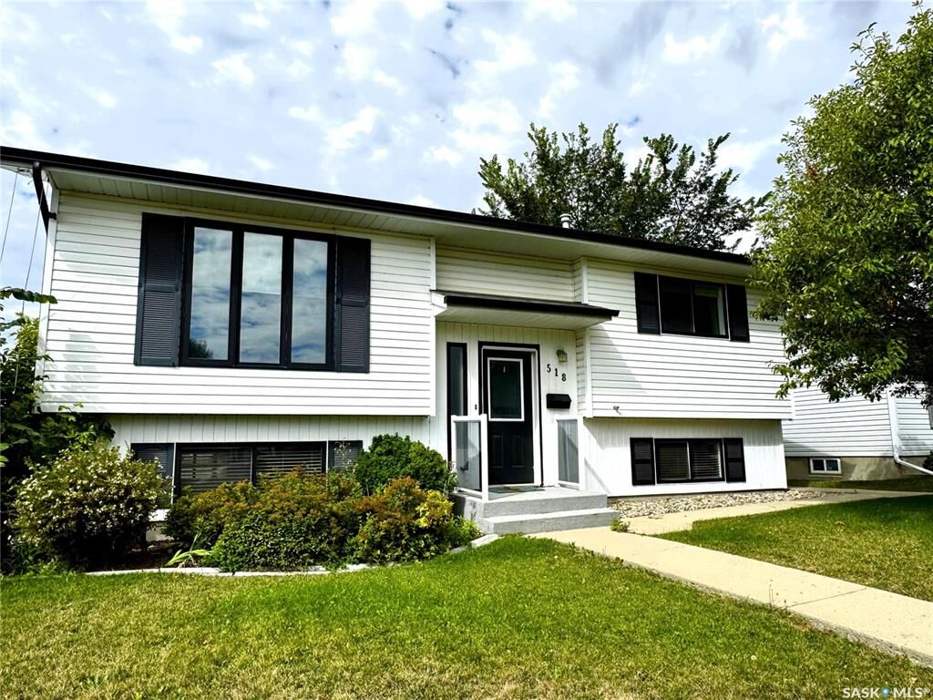 Property Photo:  518 6th Avenue NW  SK S9H 0Y6 