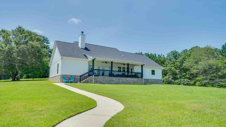 Property Photo: 221 Grant Rd GA 39828