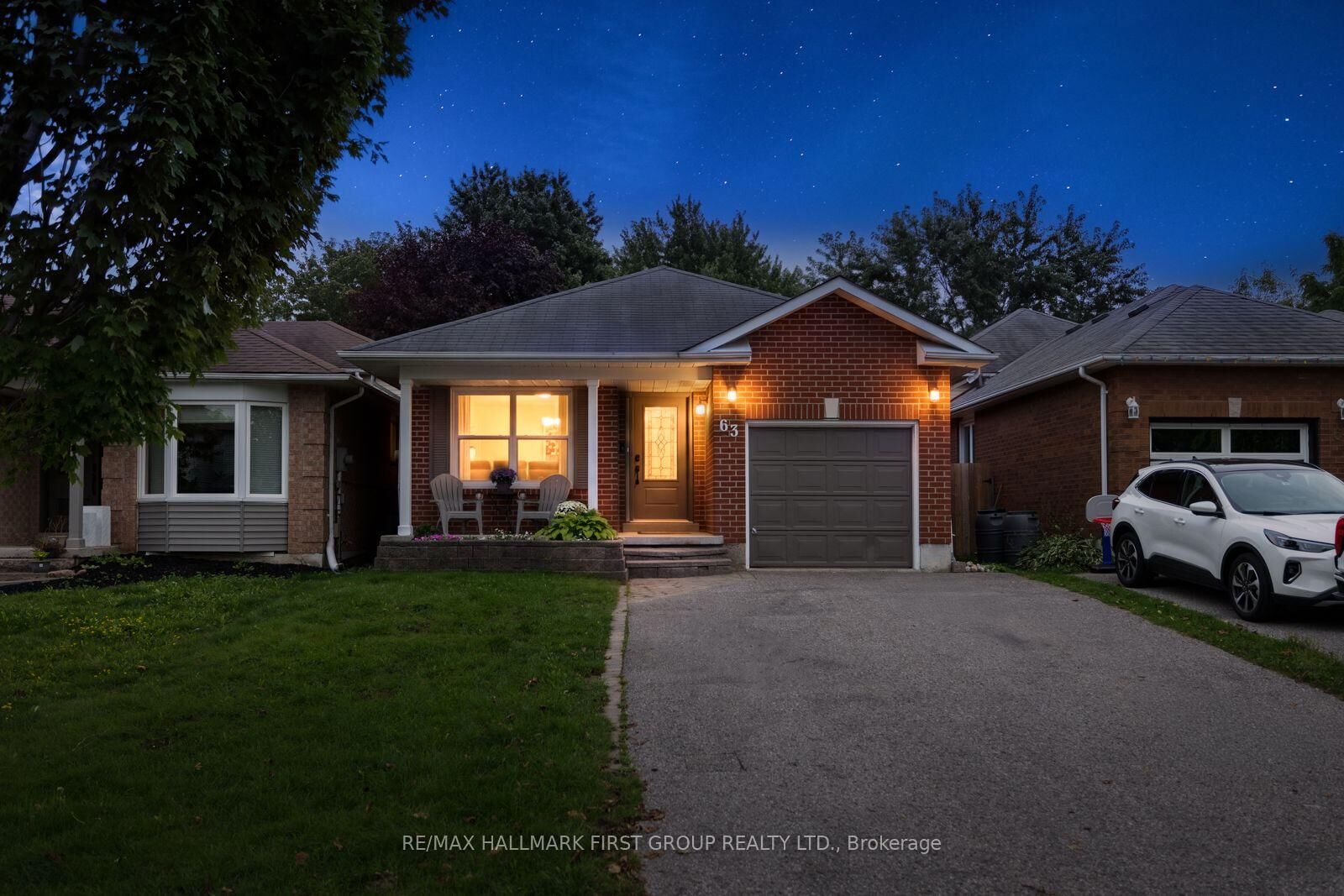Property Photo:  63 Hart Boulevard  ON L1B 1E4 