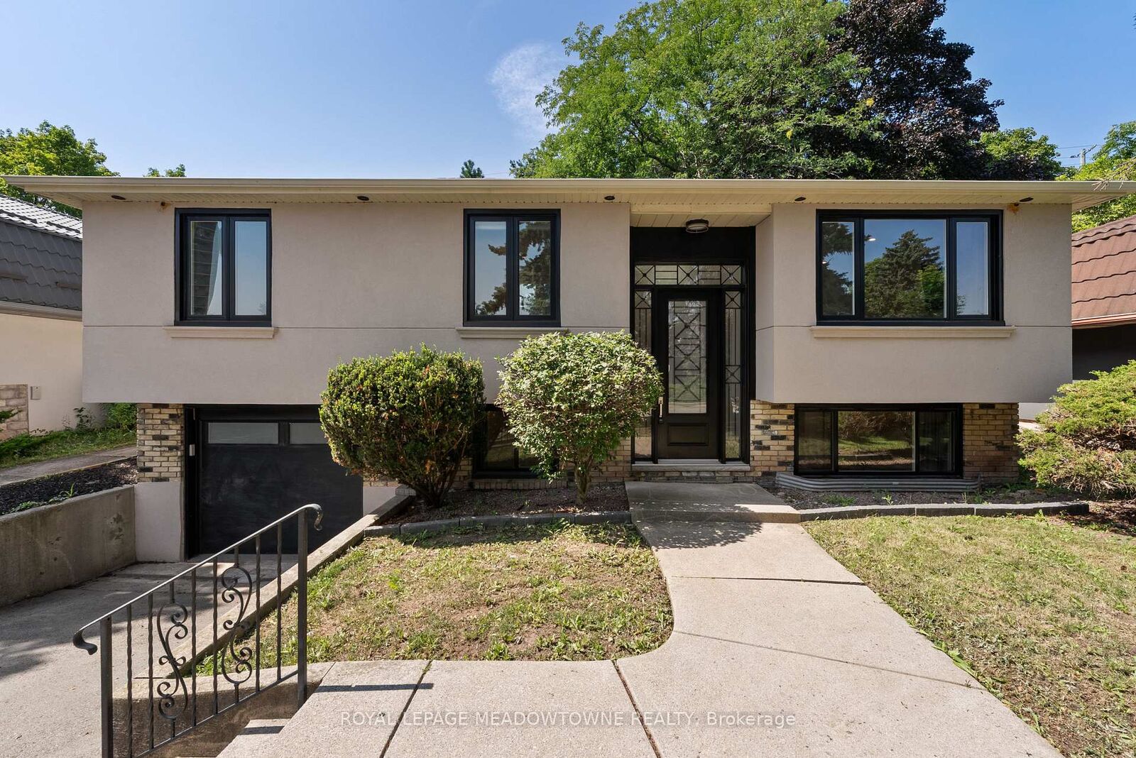 Property Photo:  1268 Forest Hill  ON L6H 2C3 