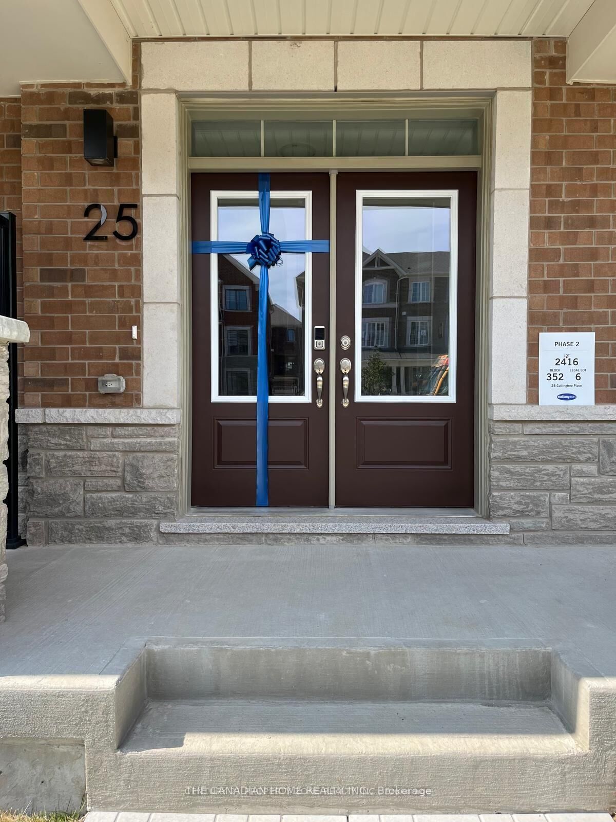 Property Photo:  25 Cullingtree Place  ON L7C 4N7 