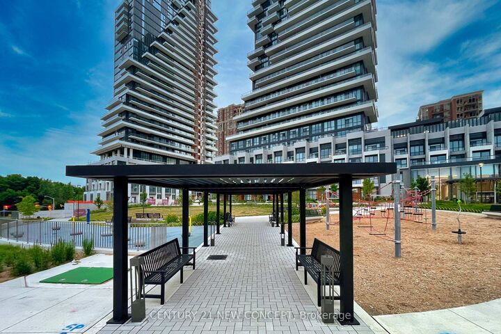 Property Photo: 30 Inn On The Park Drive 2801 ON M3C 0P7