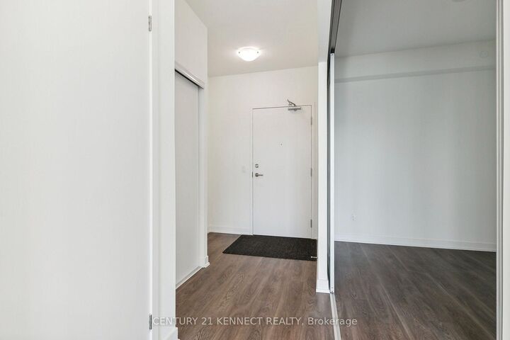 Property Photo:  2 David Eyer Road 931  ON L4S 0N5 