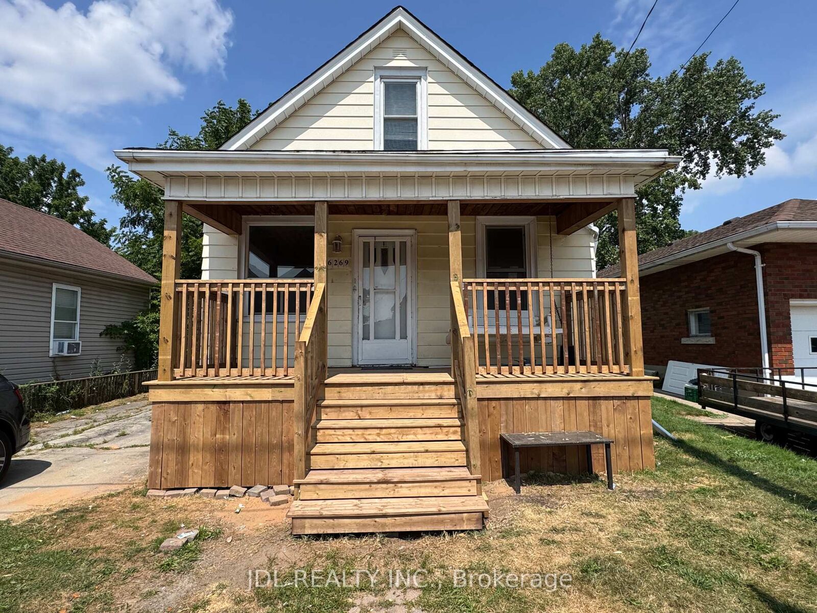 Property Photo:  6269 Ash Street  ON L2G 2H4 