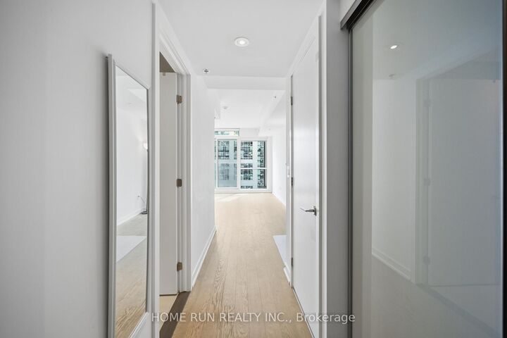 Property Photo:  199 Slater Street 1007  ON K1P 0C8 