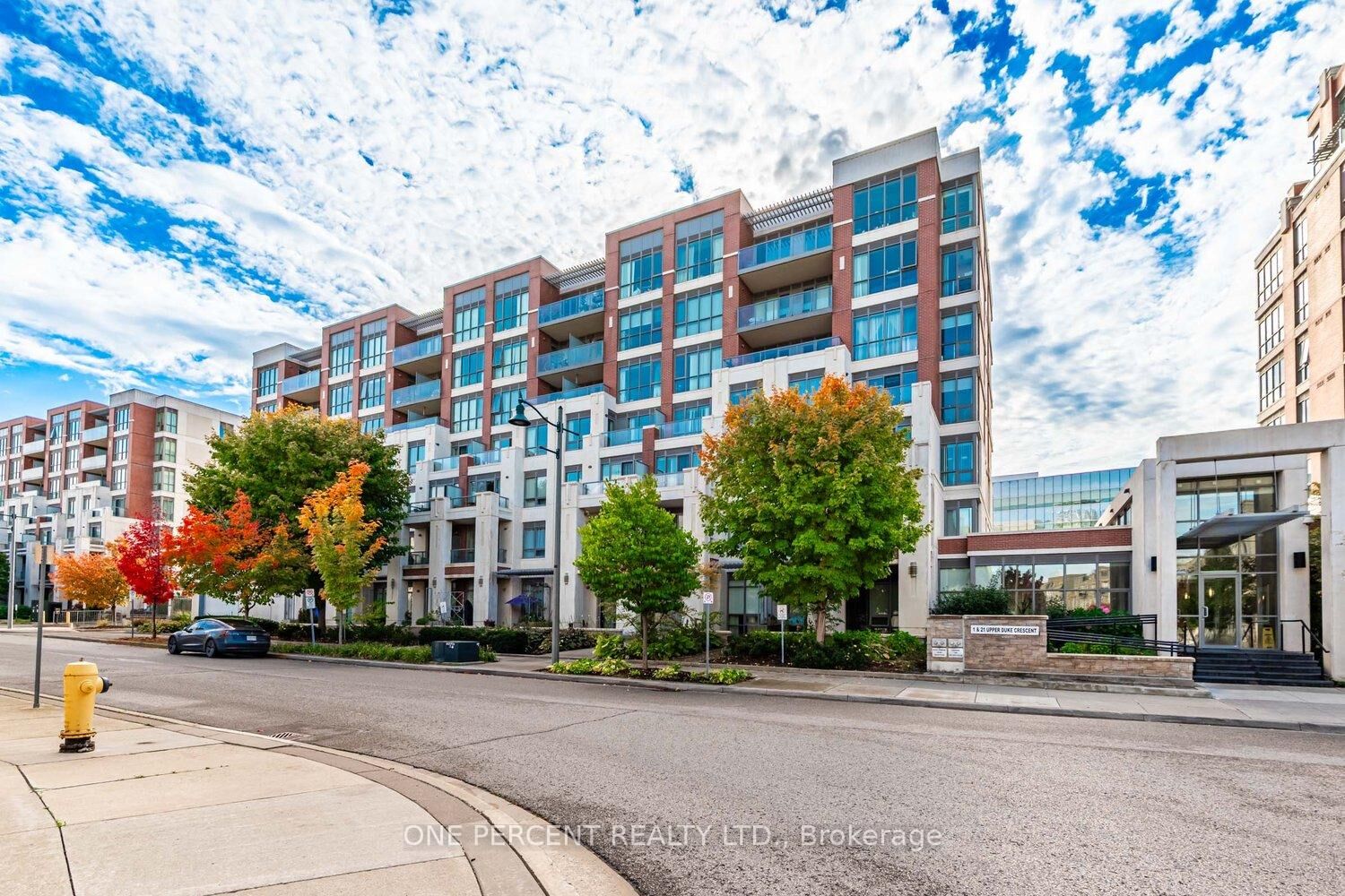 Property Photo:  21 Upper Duke Crescent 401  ON L6G 0B7 