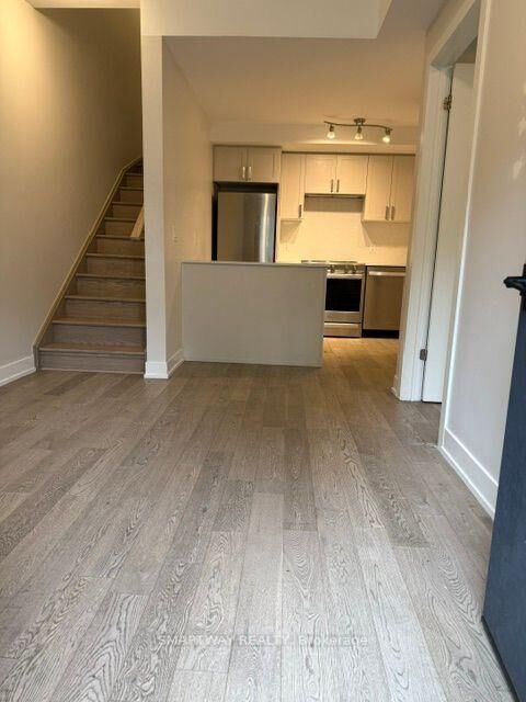 Property Photo:  1070 Douglas McCurdy Common 122  ON L5G 0C6 