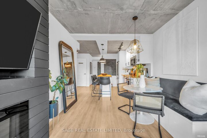Property Photo:  456 College Street 408  ON M6G 4A3 
