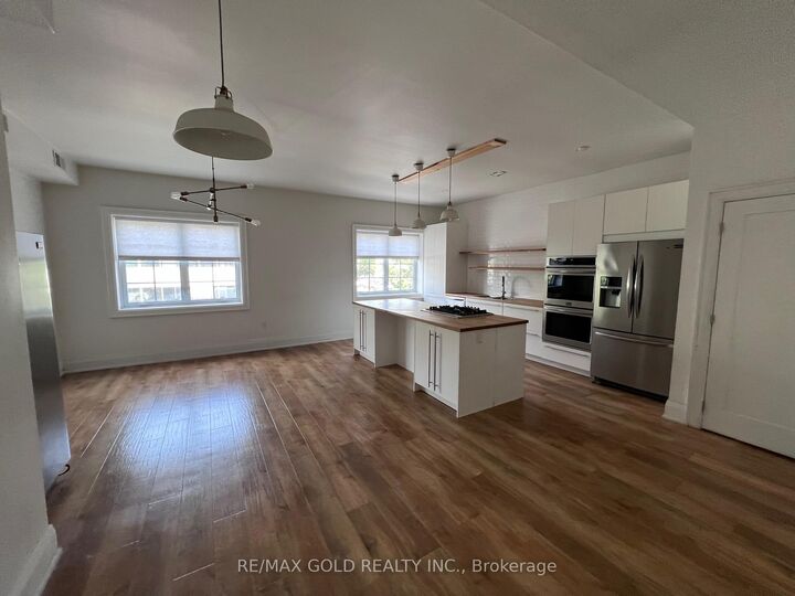 Property Photo:  2215 Danforth Avenue Studio  ON M4C 1K4 