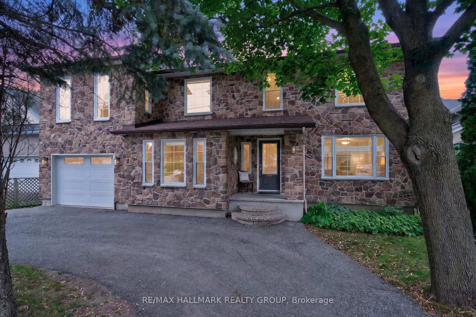Property Photo: 1608 Prince Of Wales Drive ON K2C 1P3