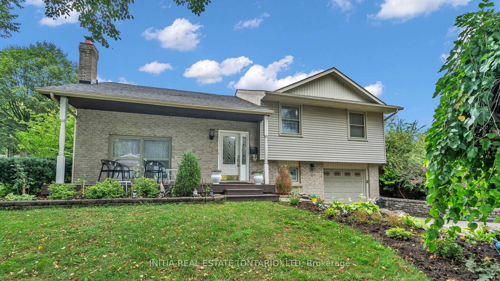 Property Photo: 47 Alayne Crescent ON N6E 2A2