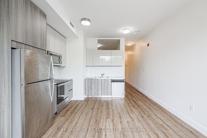 Property Photo:  3020 Dundas Street W 304  ON M6P 1Z3 