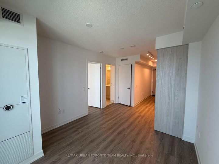 Property Photo:  195 Commerce Street 1702  ON L4K 0P9 