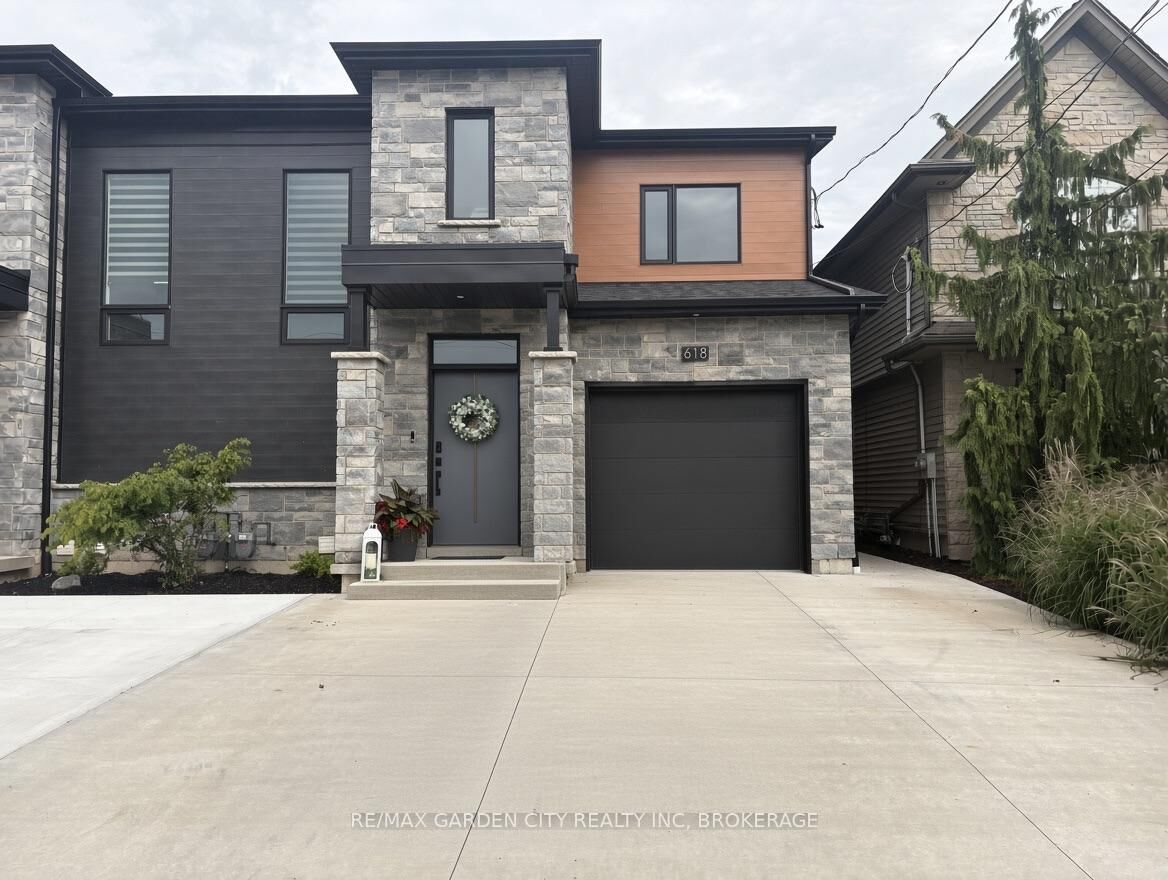 Property Photo:  618 Clare Avenue Lower  ON L3C 3C1 