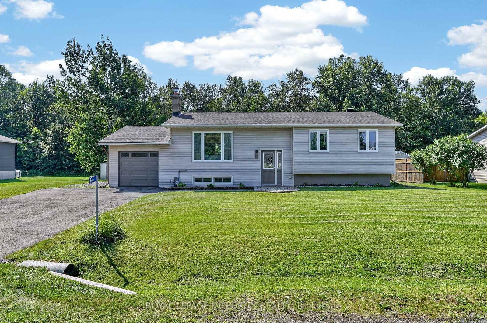 Property Photo: 195 Francois Street ON K4B 1J8