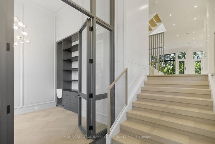 Property Photo:  14 Glen Cedar Road  ON M6C 3G1 