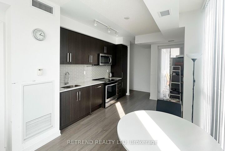 Property Photo: 5180 Yonge Street 2706 ON M2N 0K5