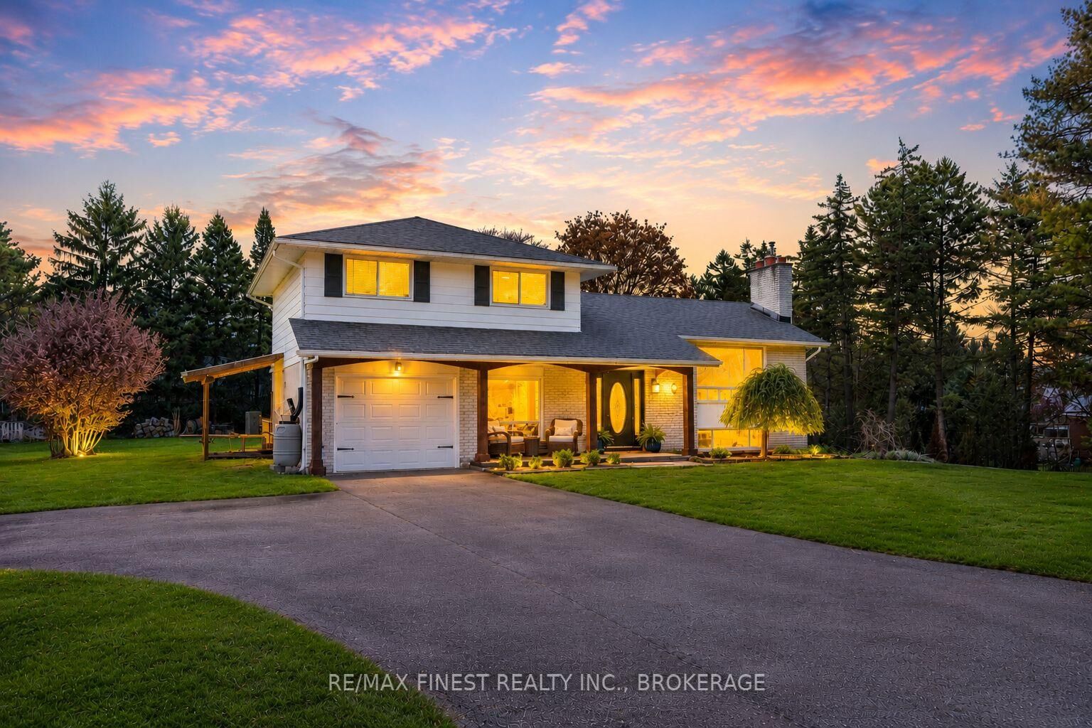 Property Photo: 207 Meadow Crescent ON K0H 1G0
