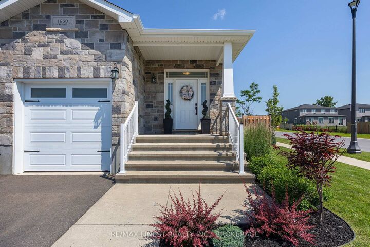 Property Photo:  1650 Brookedayle Avenue  ON K7P 0S9 