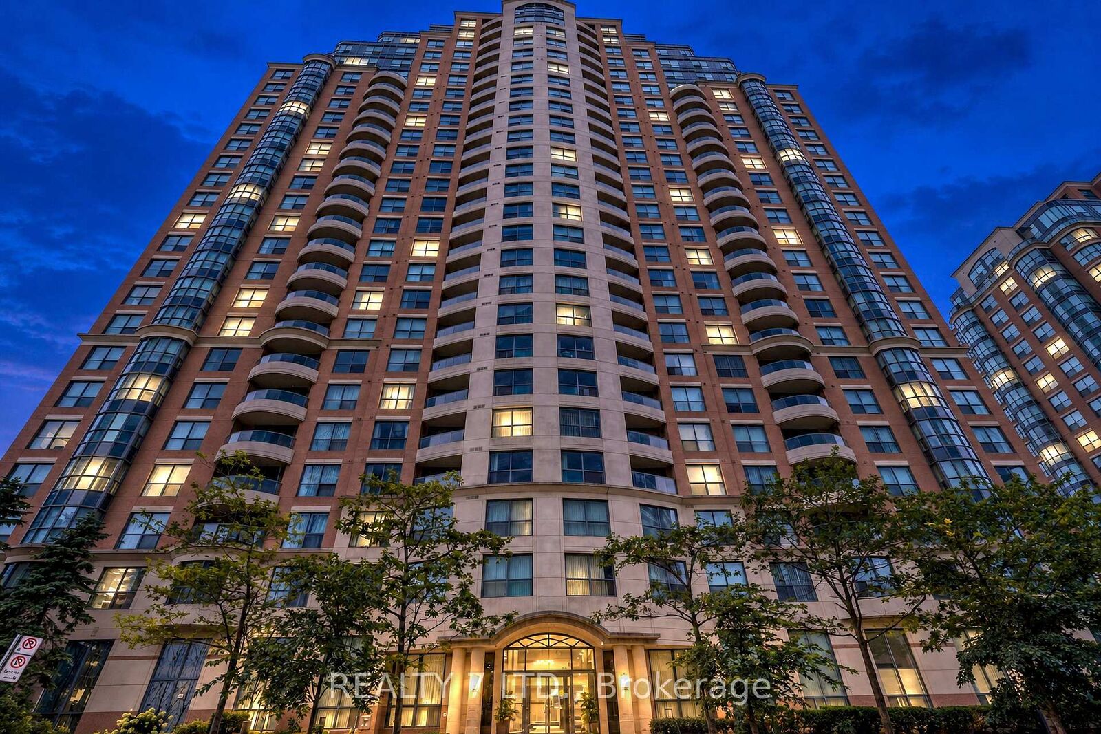 Property Photo:  7 Lorraine Drive 912  ON M2N 7H2 