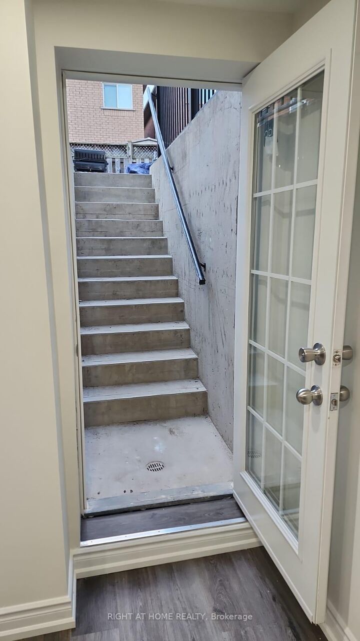 Property Photo:  5654 Churchill Meadows Boulevard Basement Unit  ON L5M 7A7 