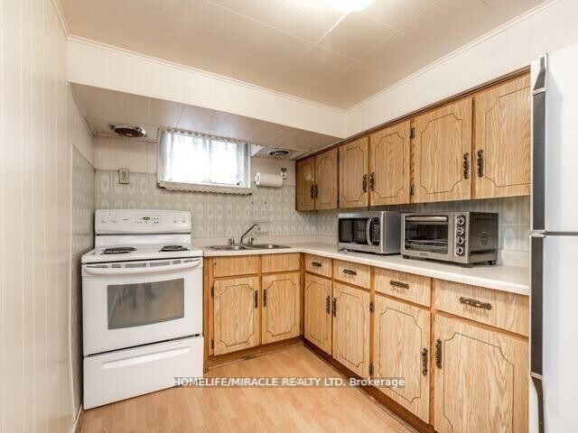 Property Photo:  31 Kilgreggan Crescent  ON M1J 1S2 