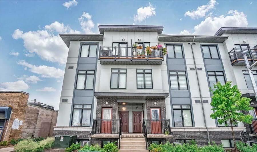 Property Photo: 630 Rogers Road 25 ON M6M 1C1