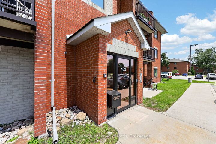 Property Photo:  163 Edgehill Drive D7  ON L4N 1L9 