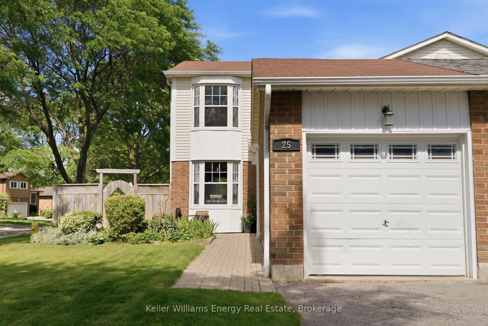 Property Photo: 25 Habitant Crescent ON L1P 1E1