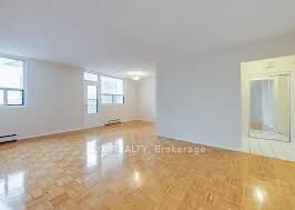 Property Photo:  10 Huntley Street 1006  ON M4Y 2K7 
