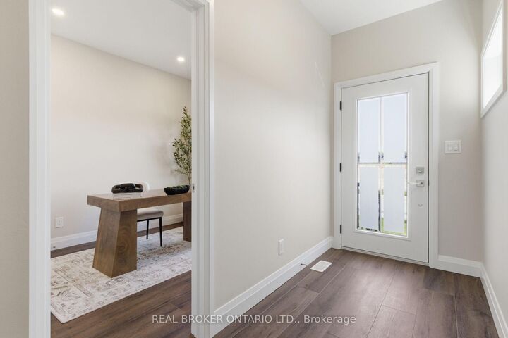Property Photo:  29 Weymouth Street 20  ON N3B 0E5 
