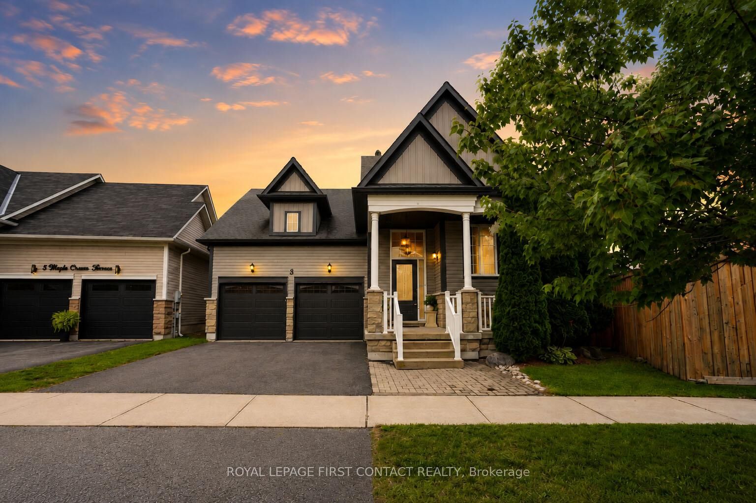 Property Photo: 3 Maple Crown Terrace ON L4M 7H3