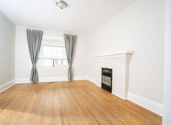 Property Photo:  393 Milverton Boulevard Upper  ON M4J 1W1 