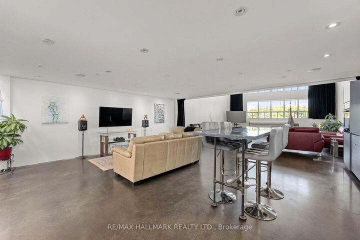 Property Photo:  1173 Dundas Street E 226  ON M4M 3P1 