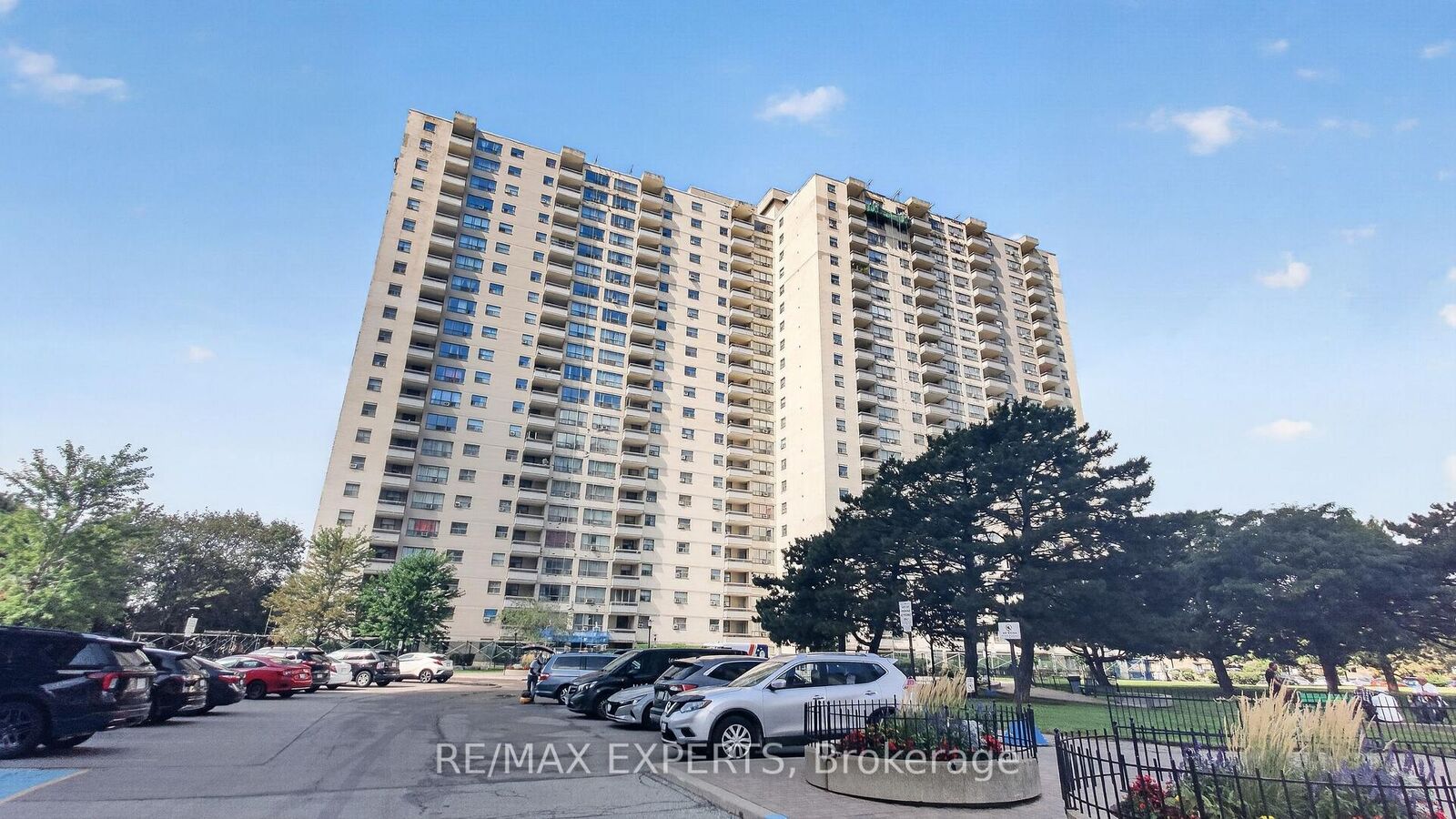 Property Photo:  390 Dixon Road 1703  ON M9R 1T4 