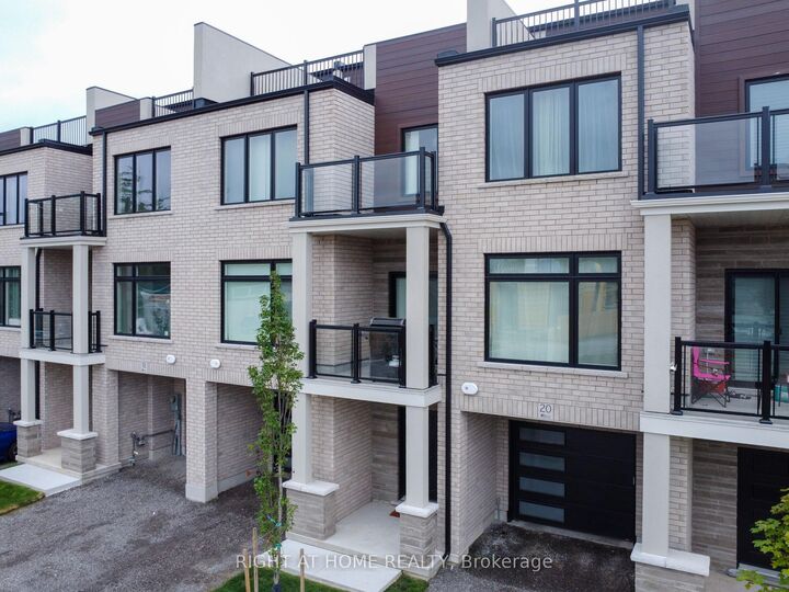 Property Photo: 292 Vine Street 19 ON L2M 4T3