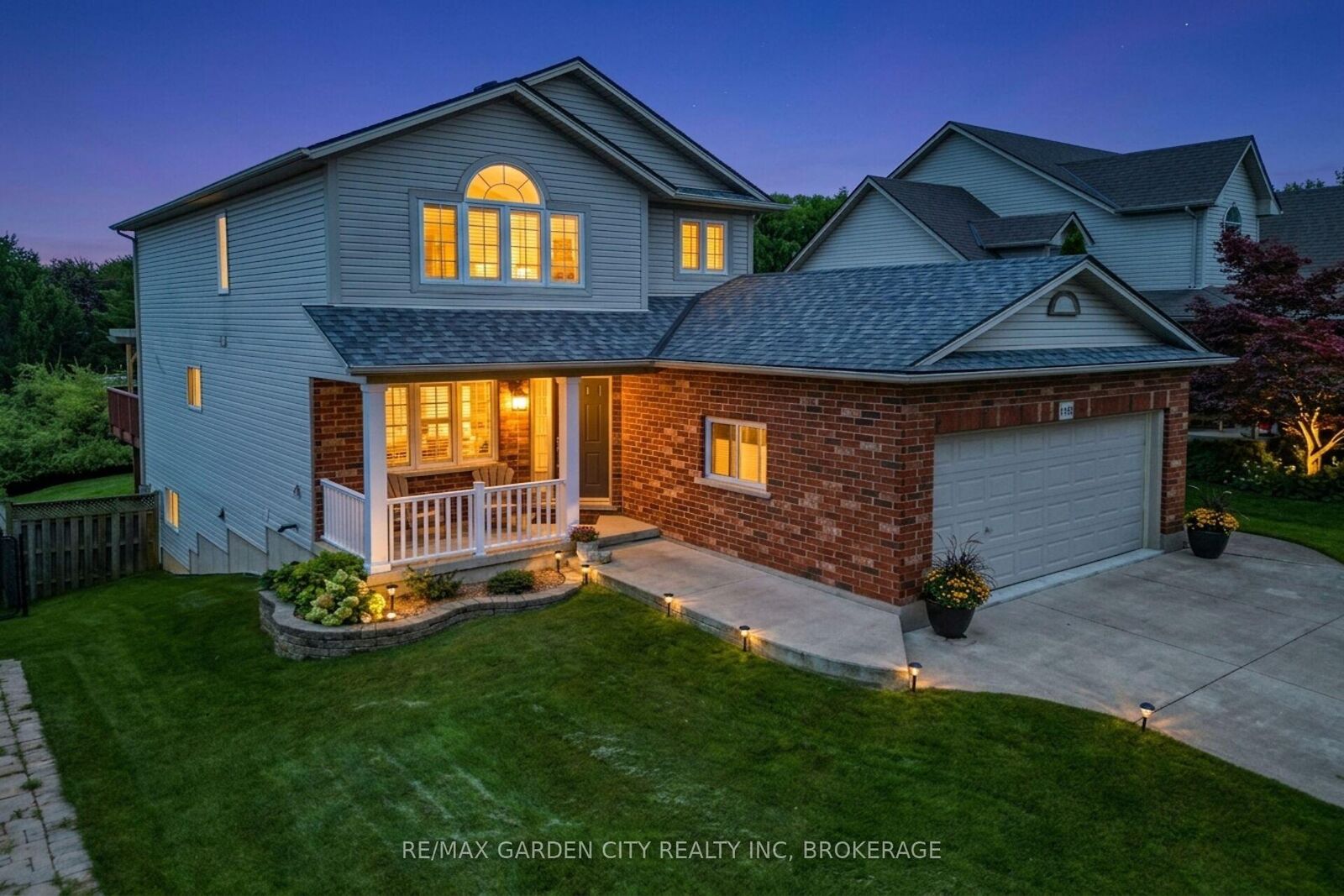 Property Photo:  4039 Barry Drive  ON L0R 1B7 